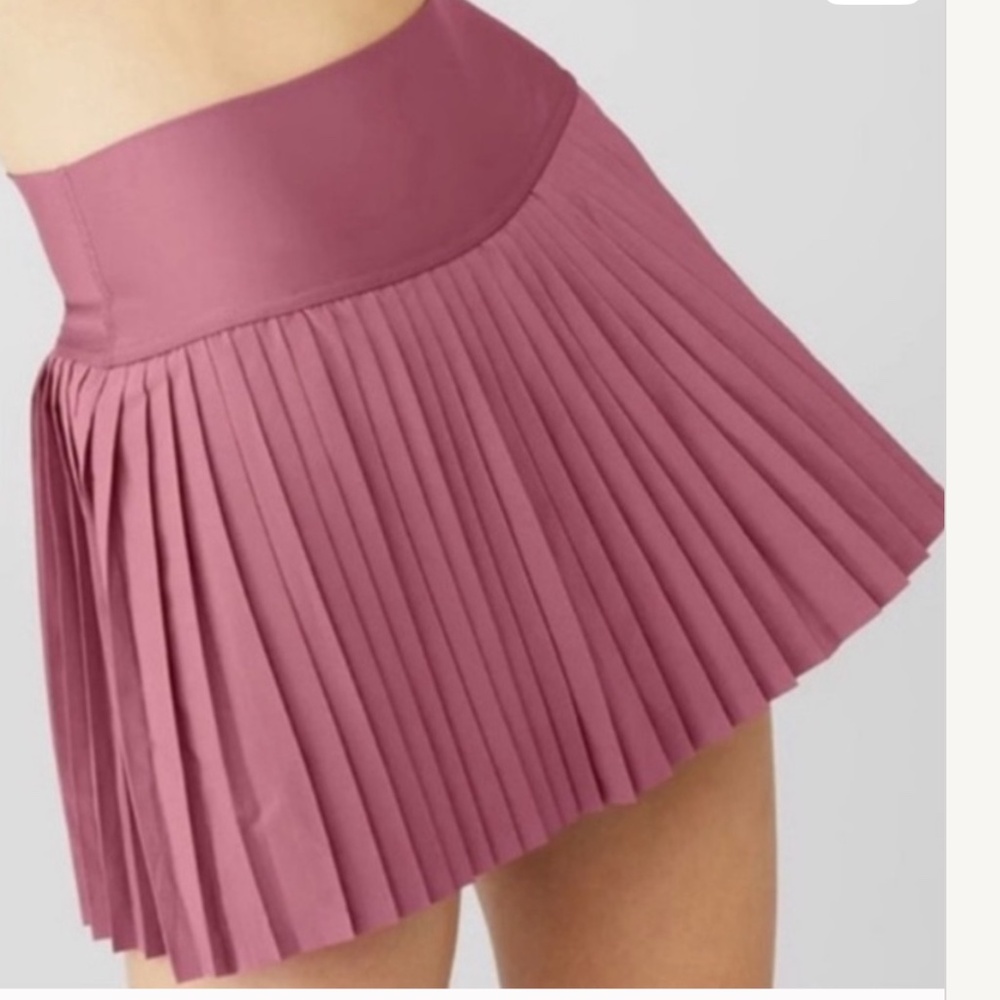 ALO Yoga Pleated Mini Skirt in Dusty Rose - Picture 3 of 7